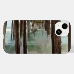 Coque Pour iPhone 14 Sous la jetée par Shirley Taylor