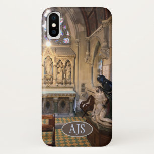 Case-Mate iPhone Case Statue de Jésus dans une chapelle calme.