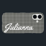 Coques iPhone 16 Style Retro Grey En vichy Plaid Personnalisé<br><div class="desc">Élégant appareil téléphonique Retro Noir et Gris En vichy Plaid Motif Personnalisé</div>