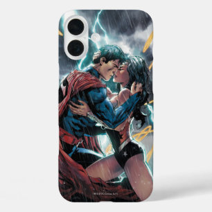 iPhone 16 Plus Case Superman/Wonder Woman Comic Art promotionnel