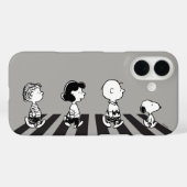 Coques Case-Mate iPhone Tee - shirt | Marche de groupe (Verso (horizontal))