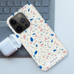 Coque iPhone 15 Pro Terrazzo Motif Neutre Naturel Élégant<br><div class="desc">Design simple,  élégant et tendance avec une police de typographie de style moderne avec votre nom personnalisé sur un motif terrazzo. Le cadeau ou l'accessoire parfait !</div>