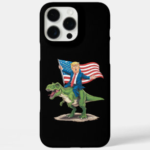 Coques iPhone 16 Pro Max Trump à cheval sur un dinosaure T Rex drapeau amér