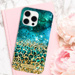 Coque iPhone 15 Pro Max Turquoise Gold Empreinte de léopard Galaxy Nom per<br><div class="desc">Turquoise Gold Empreinte de léopard Galaxy Nom personnalisé iPhone 15 Pro Max Smart Phone boîtiers dispose d'un empreinte de léopard turquoise et or faux parties scintillant motif avec votre nom personnalisé dans une élégante typographie de script. Parfait comme cadeau pour Noël, anniversaire, fête des mères, meilleurs amis, soeur et plus....</div>