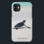 Case-Mate iPhone Case Turtle Beach Voyage Nom personnalisé | Nature<br><div class="desc">Ce design est composé d'une petite tortue qui se dirige vers l'océan après sa naissance. Personnalisez en modifiant le texte dans la zone de texte ou en supprimant le texte sans nom. #tortue #vie marine #océan #seaturtle #leatherback #plage #vie marine #personnalisée #iPhonecase</div>