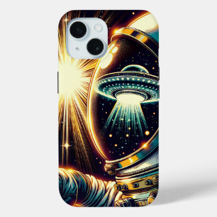 Coque Pour iPhone 15 Un astronaute avec la réflexion d'un OVNI