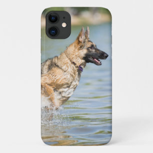 Case-Mate iPhone Case Un berger allemand se jette dans l'eau