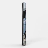 Coques Case-Mate iPhone Un groupe de pingouins se tenant sur une plage (Dos/Droite)