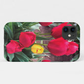 Coques Case-Mate iPhone Un Jaune aux tulipes rouges (Dos (Horizontal))