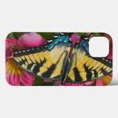Coques Case-Mate iPhone Un papillon de machaon de tigre (Verso (horizontal))