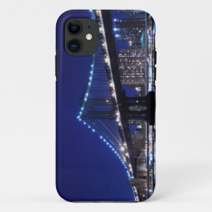 Coque iPhone 11 Und de Manhattanbrücke - nachts d'horizon