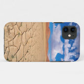 Coques Case-Mate iPhone Une plaine désertique fissurée (Dos (Horizontal))