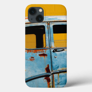 Case-Mate iPhone Case Voiture bleu rouillé et mur jaune