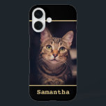 Coques iPhone 16 Votre photo Black and Gold LOVE Modern Elegant<br><div class="desc">Ajoutez un élégant style moderne à votre téléphone mobile Samsung Galaxy S9 avec un coque photo personnalisé élégant. Le design noir et or présente votre image, un style de machine à écrire "LOVE" et un nom personnalisé encadrant votre image personnalisée. Le texte et l'image sont tous simples à customiser ou...</div>