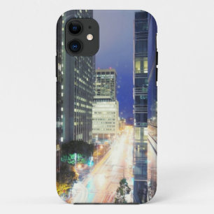 Coque iPhone 11 Vue sur les immeubles des bureaux de district fina