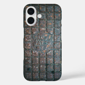 Coques iPhone 16 Weathered Metal Grate