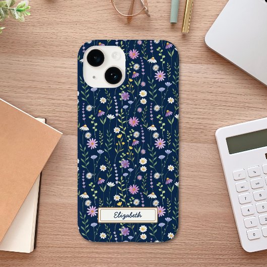 Coques Case-Mate iPhone Wild Flowers Pattern Blue navy Background