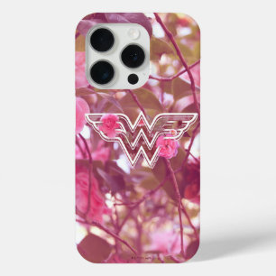 Coque iPhone 15 Pro Wonder Woman Pink Camellia Flowo