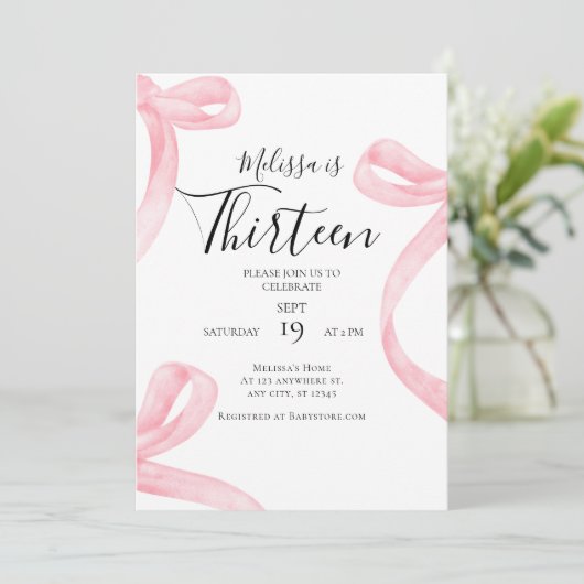 Coquette 13e anniversaire Invitation Girl | Fancy  (Debout devant)