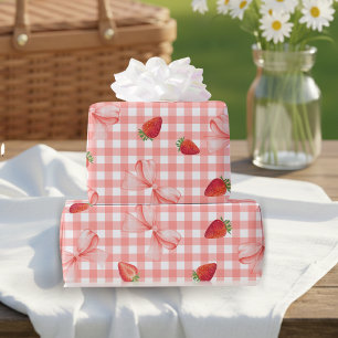 Coquette Berry Eerste Verjaardag Rood Gingham Cadeaupapier