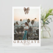 Coquette Bow Beige Faire-part de graduation photo (Debout devant)