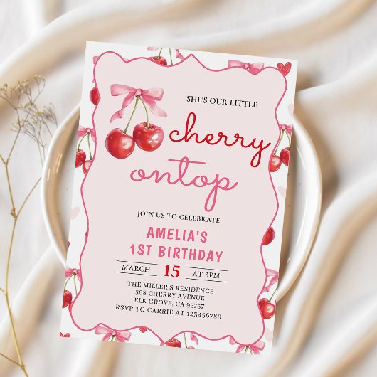 Coquette Bow Cherry op Top 1st Birthday Invitation Kaart