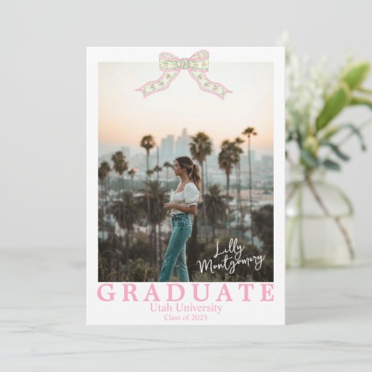 Coquette Chinoiserie Bow Graduation Faire-part (Debout devant)