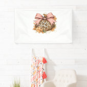 Coquette Leopard Pompoen met Roze Bow – Glam Herfs Spandoek (Insitu)