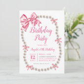 Coquette Pink Bow Pearls Invitation de fête d'anni (Debout devant)