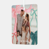 Coquette Red & Green Bows Foto Kerstvakantie Metalen Ornament (Voorkant links)