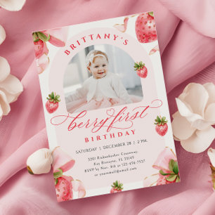 Coquette Strawberry 1e verjaardag uitnodiging
