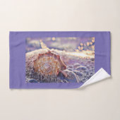 Coquillage pourpre dans la peinture marine (Serviette à main)