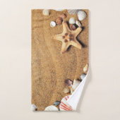 Coquillages colorés sur l'ensemble de serviette de (Serviette à main)