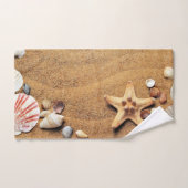 Coquillages colorés sur l'ensemble de serviette de (Serviette à main)