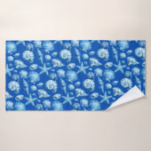 Coquillages. Nautique. Bleu. (Serviette de bain)