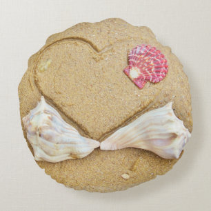 coquilles & 2 coeurs sur la plage coussin de maria
