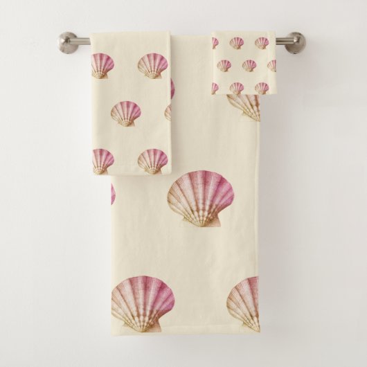 Coquilles rouges roses Vintages sur crème beige (En situation)