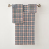 Coral and Grey Bath Towels Modern Custom Name (En situation)