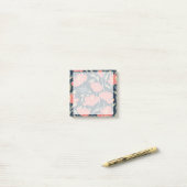 Coral Breeze Floral Post-it® Notes (Op bureau)