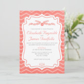 Coral Chevron Stripes Mariage Invitations (Debout devant)