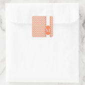 Coral Elegant Chevron Design met monogram Vierkante Sticker (Tas)