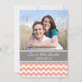 Coral Gray Chevron Foto Weddenschap Save the Date (Achterkant)