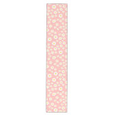 Coral Pink Boho Spring Daisies Pattern Medium Tafelloper (Voorkant)
