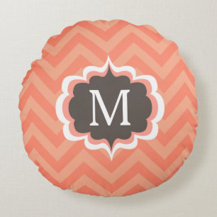 Coral Pink Chevron Pattern Aangepast monogram Rond Kussen