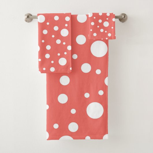 Coral Polka Dot Bad Handdoek (Insitu)