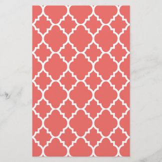 Coral White Quatrefoil Moroccan Pattern Briefpapier
