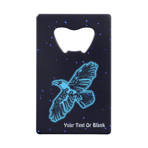 Corbeau bleu brillant sur les étoiles