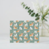 Corgis in de bergen Forest Pattern Briefkaart (Staand voorkant)