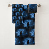 Corneille noire avec runes style gothique foncé (En situation)