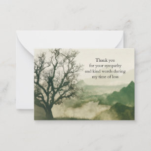 Correspondance Fog Et Arbre Sur La Carte de remerciements Montagn
